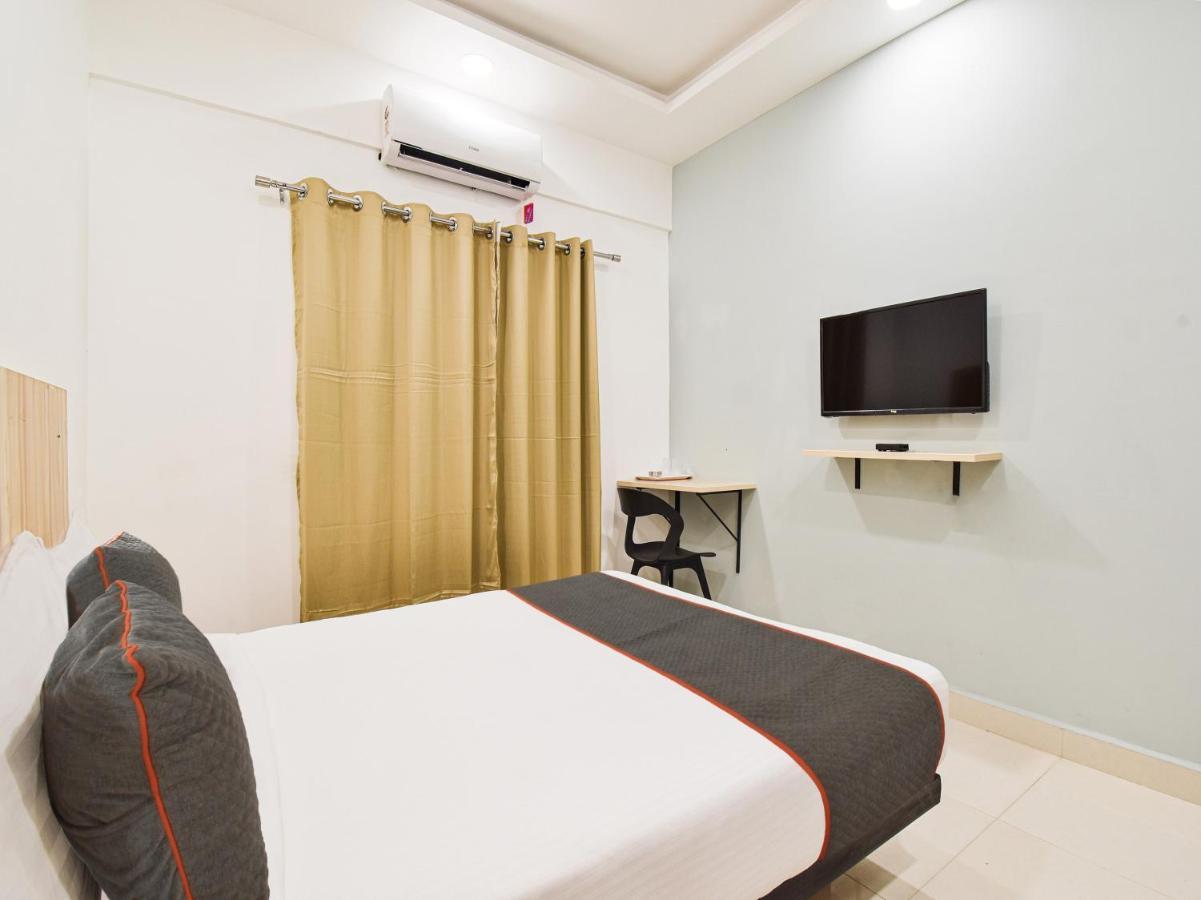Oyo Townhouse 498 Hotel Western Nagpur Buitenkant foto