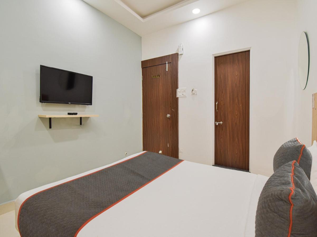 Oyo Townhouse 498 Hotel Western Nagpur Buitenkant foto
