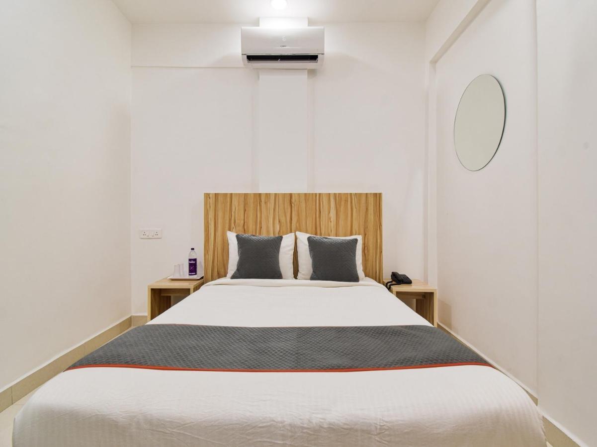 Oyo Townhouse 498 Hotel Western Nagpur Buitenkant foto