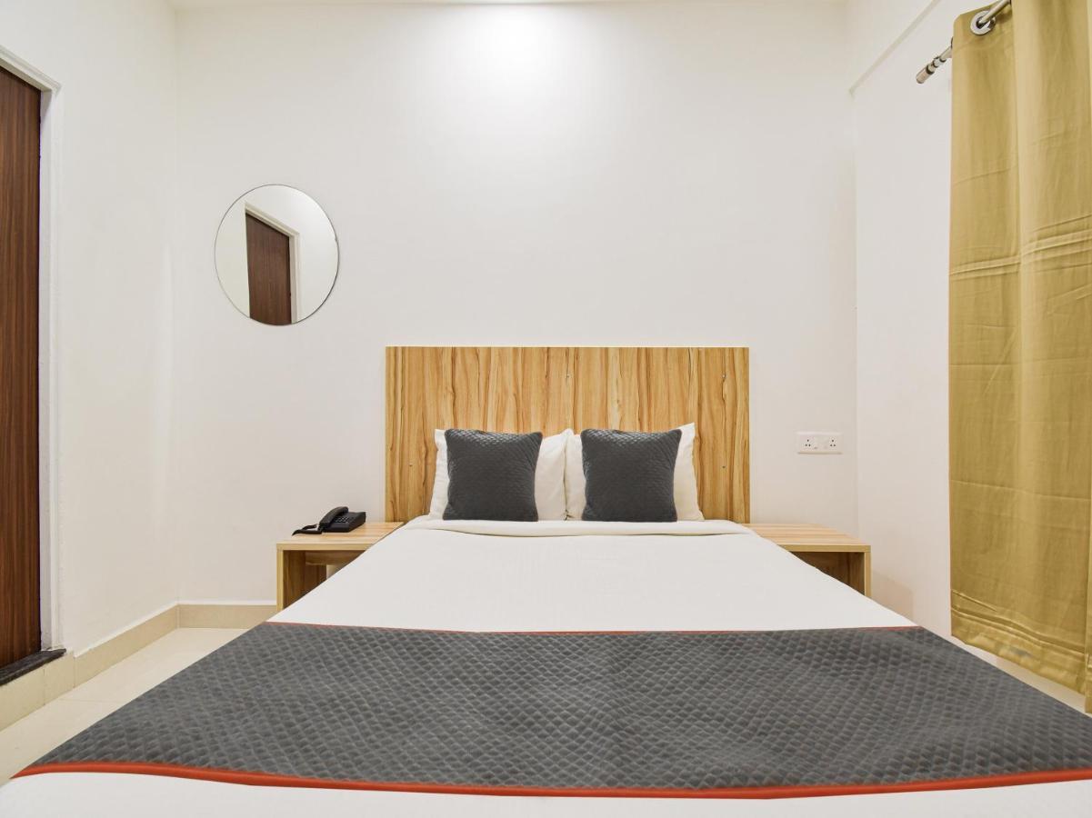 Oyo Townhouse 498 Hotel Western Nagpur Buitenkant foto
