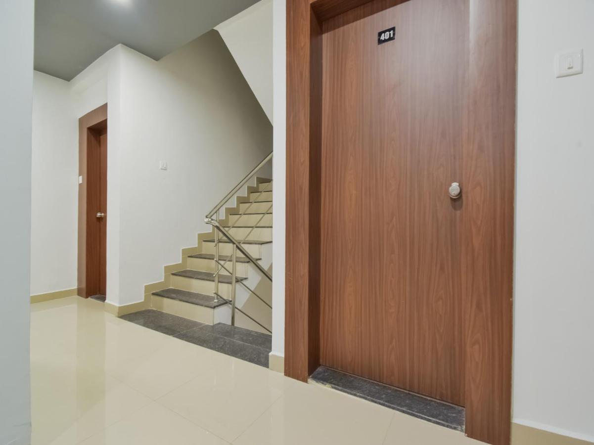Oyo Townhouse 498 Hotel Western Nagpur Buitenkant foto