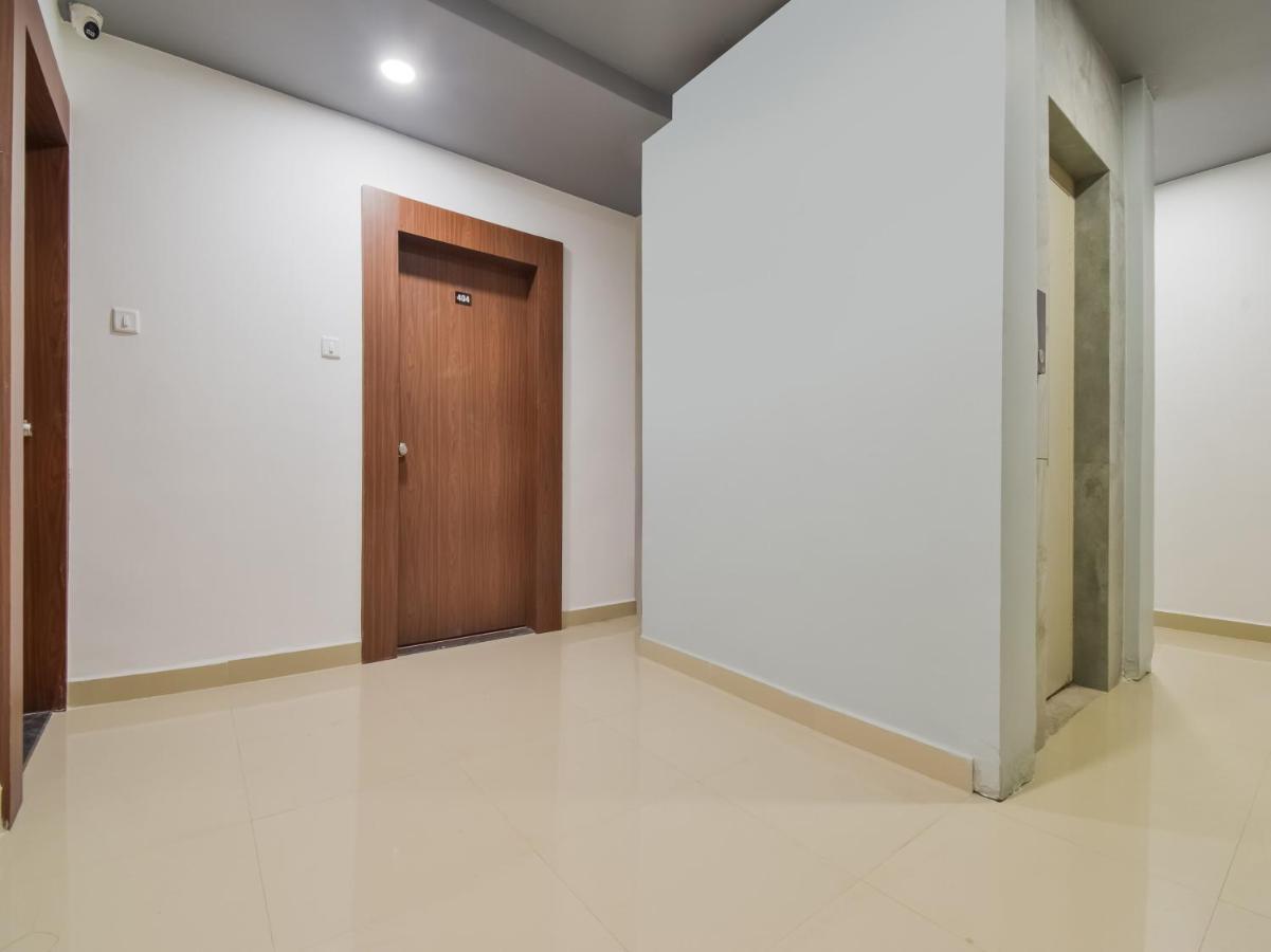 Oyo Townhouse 498 Hotel Western Nagpur Buitenkant foto