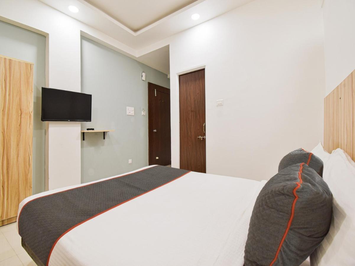 Oyo Townhouse 498 Hotel Western Nagpur Buitenkant foto