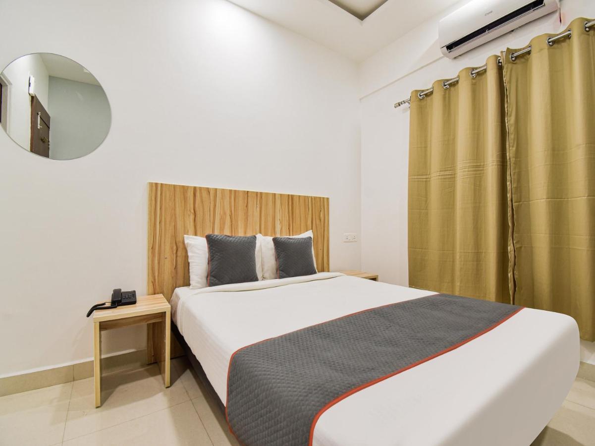 Oyo Townhouse 498 Hotel Western Nagpur Buitenkant foto