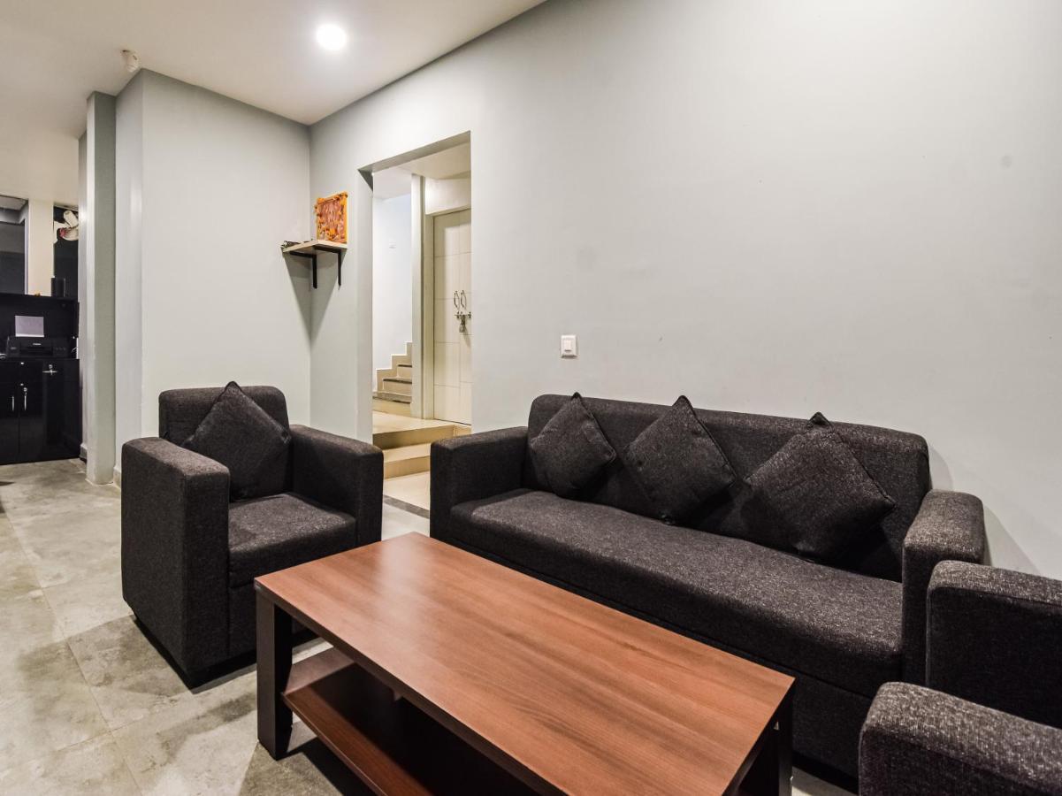 Oyo Townhouse 498 Hotel Western Nagpur Buitenkant foto