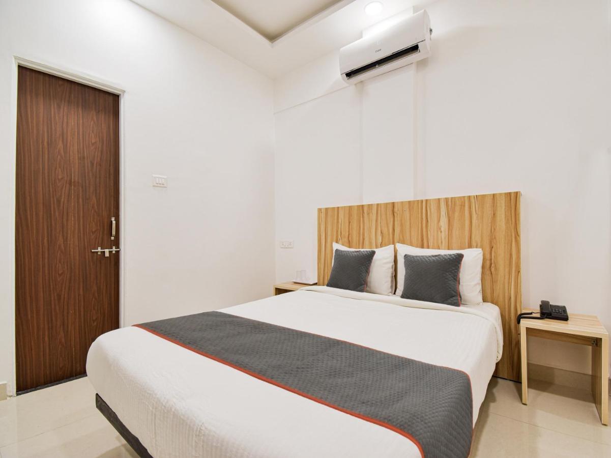 Oyo Townhouse 498 Hotel Western Nagpur Buitenkant foto
