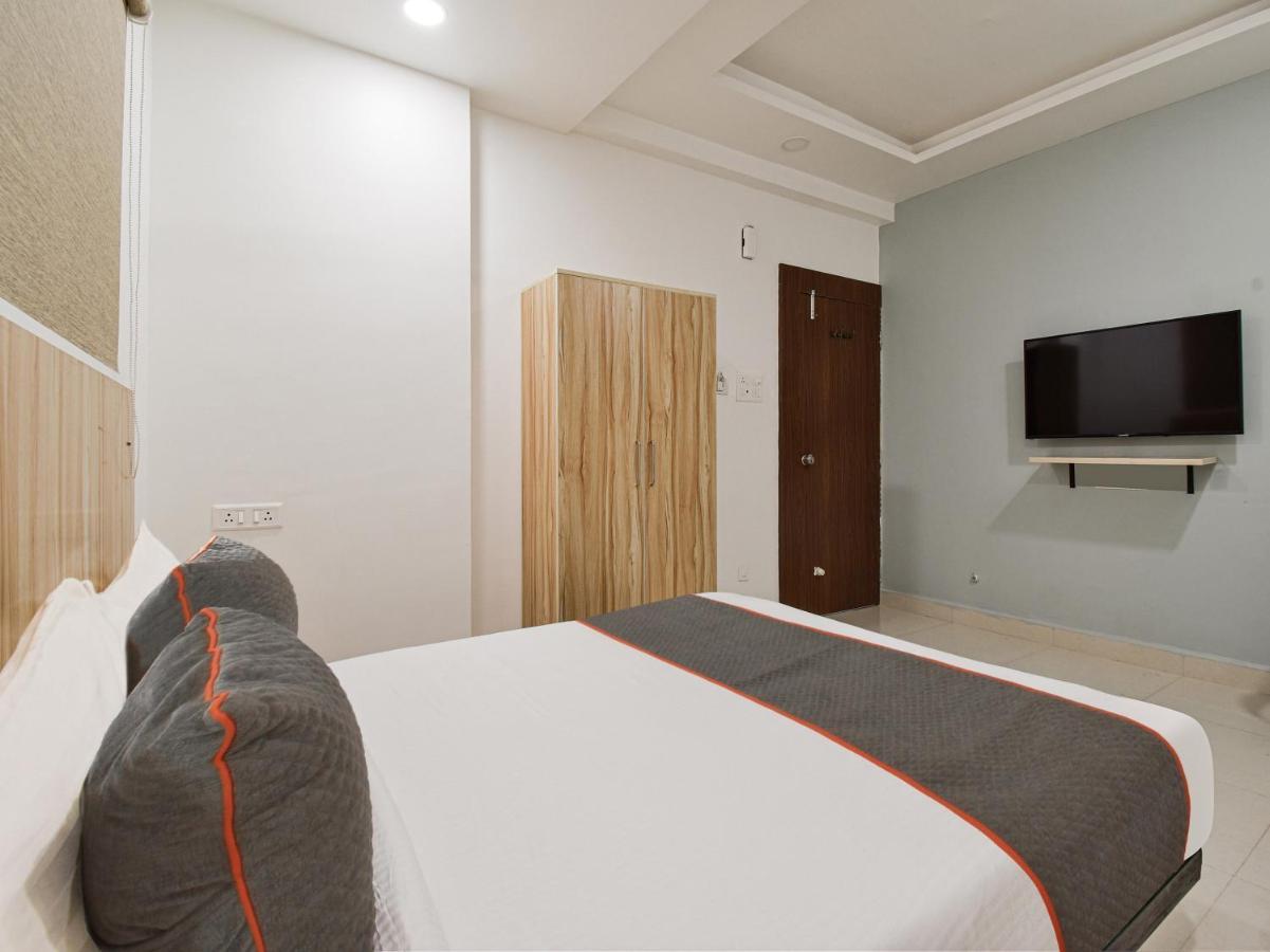 Oyo Townhouse 498 Hotel Western Nagpur Buitenkant foto