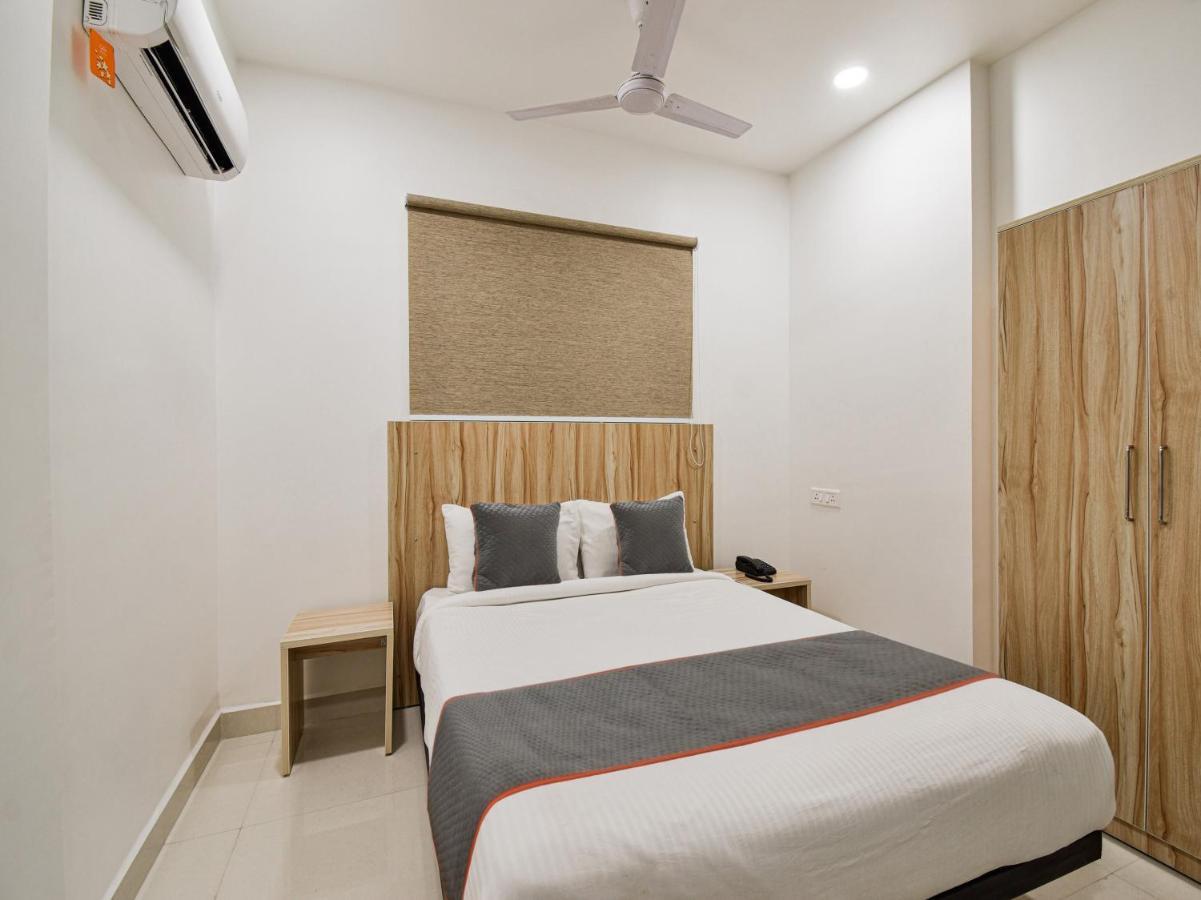 Oyo Townhouse 498 Hotel Western Nagpur Buitenkant foto